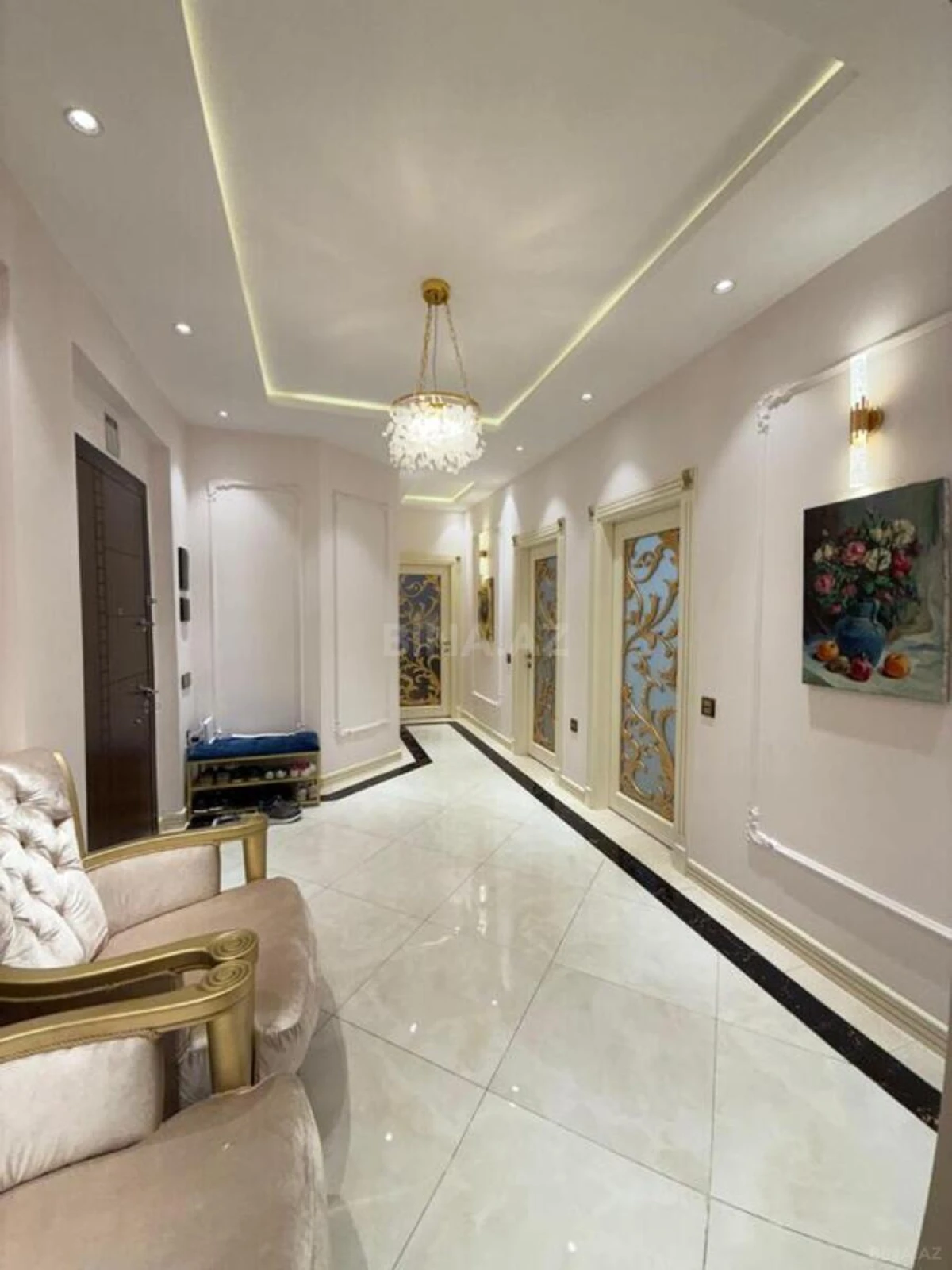 Satılır 3 otaqlı mənzil 141 m²