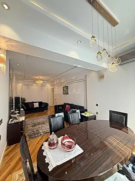 Satılır 3 otaqlı mənzil 141 m²