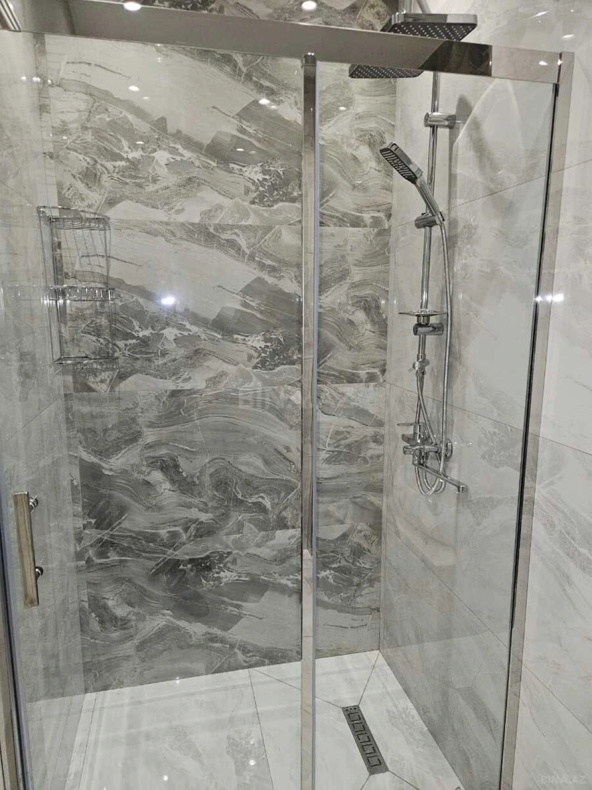 Kirayə verilir 2 otaqlı mənzil 64 m²