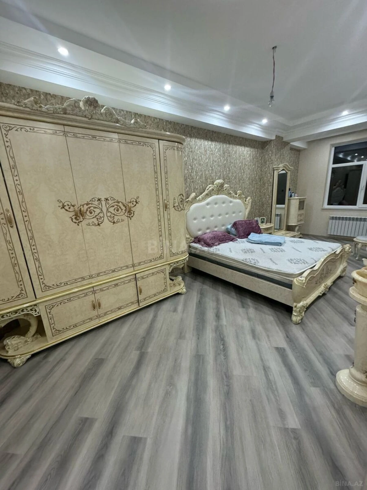 Satılır 3 otaqlı mənzil 125 m²
