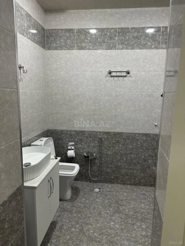 Satılır 3 otaqlı mənzil 125 m²