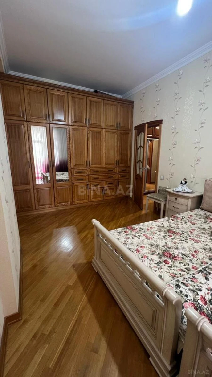 Satılır 2 otaqlı mənzil 90 m²