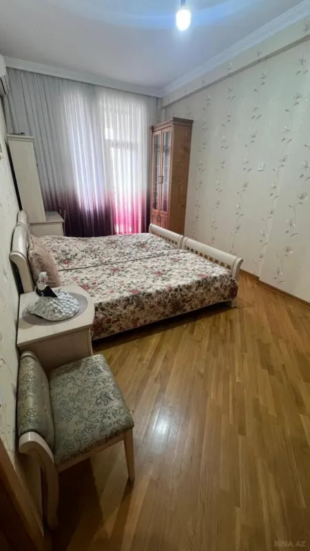Satılır 2 otaqlı mənzil 90 m²