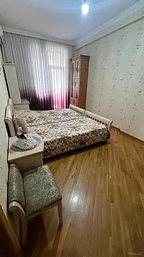 Satılır 2 otaqlı mənzil 90 m²