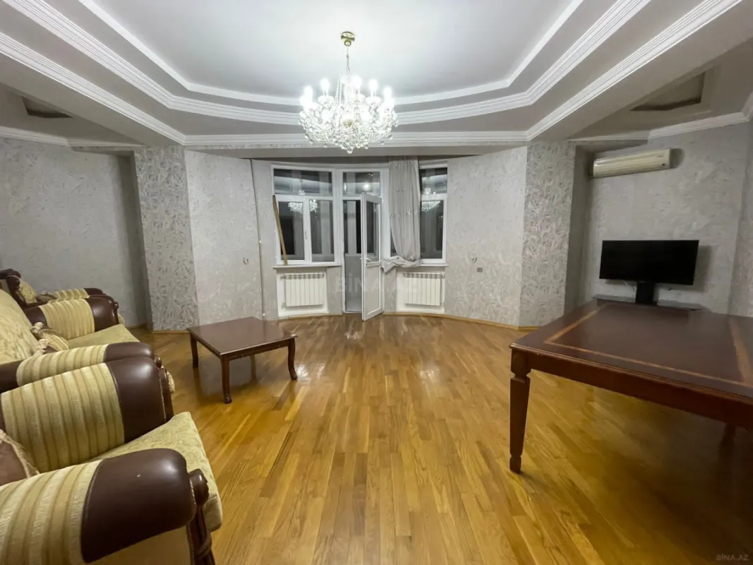 Kirayə verilir 3 otaqlı mənzil 102 m²