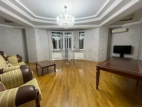 Kirayə verilir 3 otaqlı mənzil 102 m²