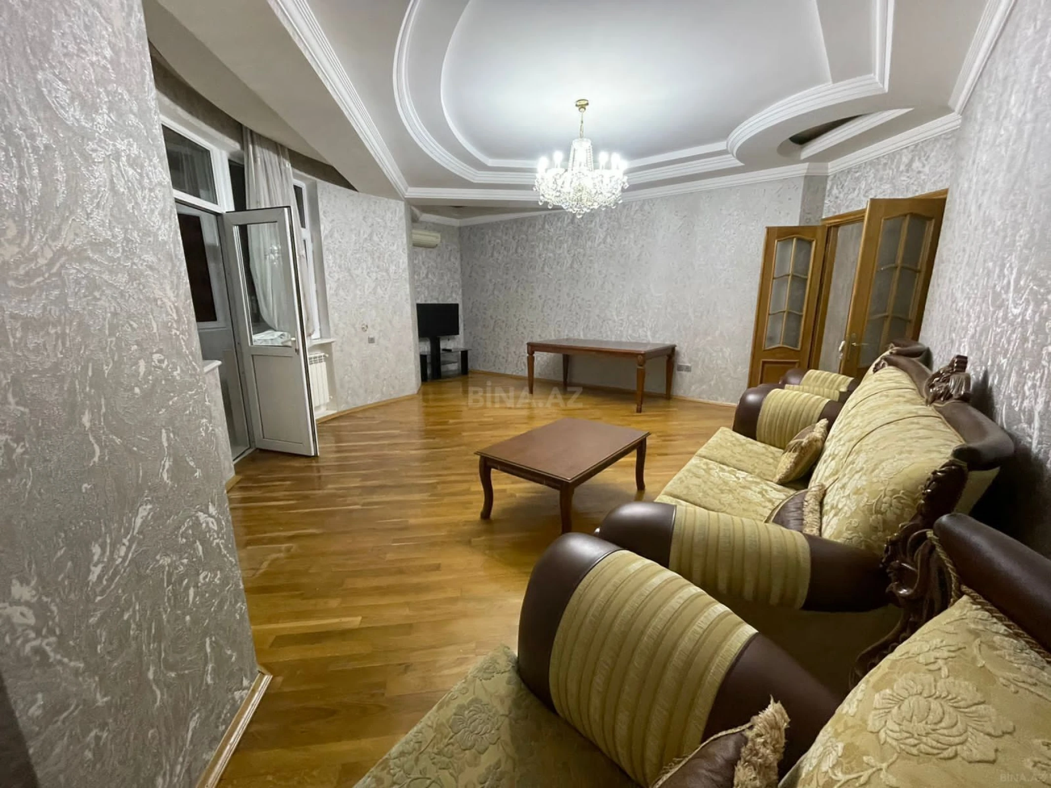 Kirayə verilir 3 otaqlı mənzil 102 m²