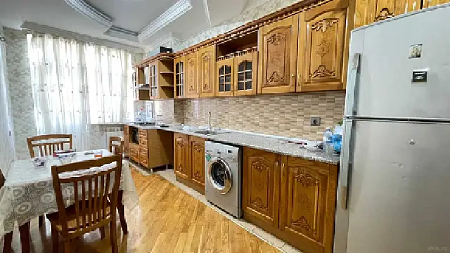 Kirayə verilir 3 otaqlı mənzil 102 m² — Bakı, İnşaatçılar 3 otaq 102.00 m²