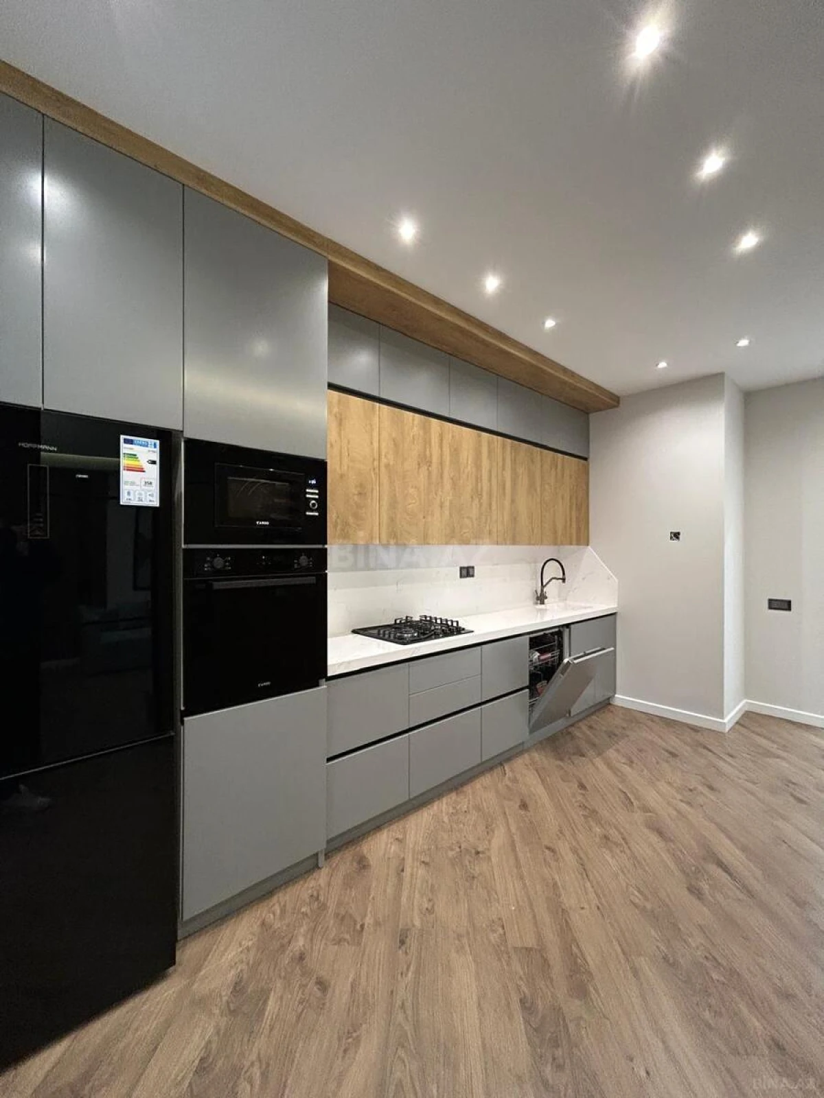 Satılır 3 otaqlı mənzil 119 m²