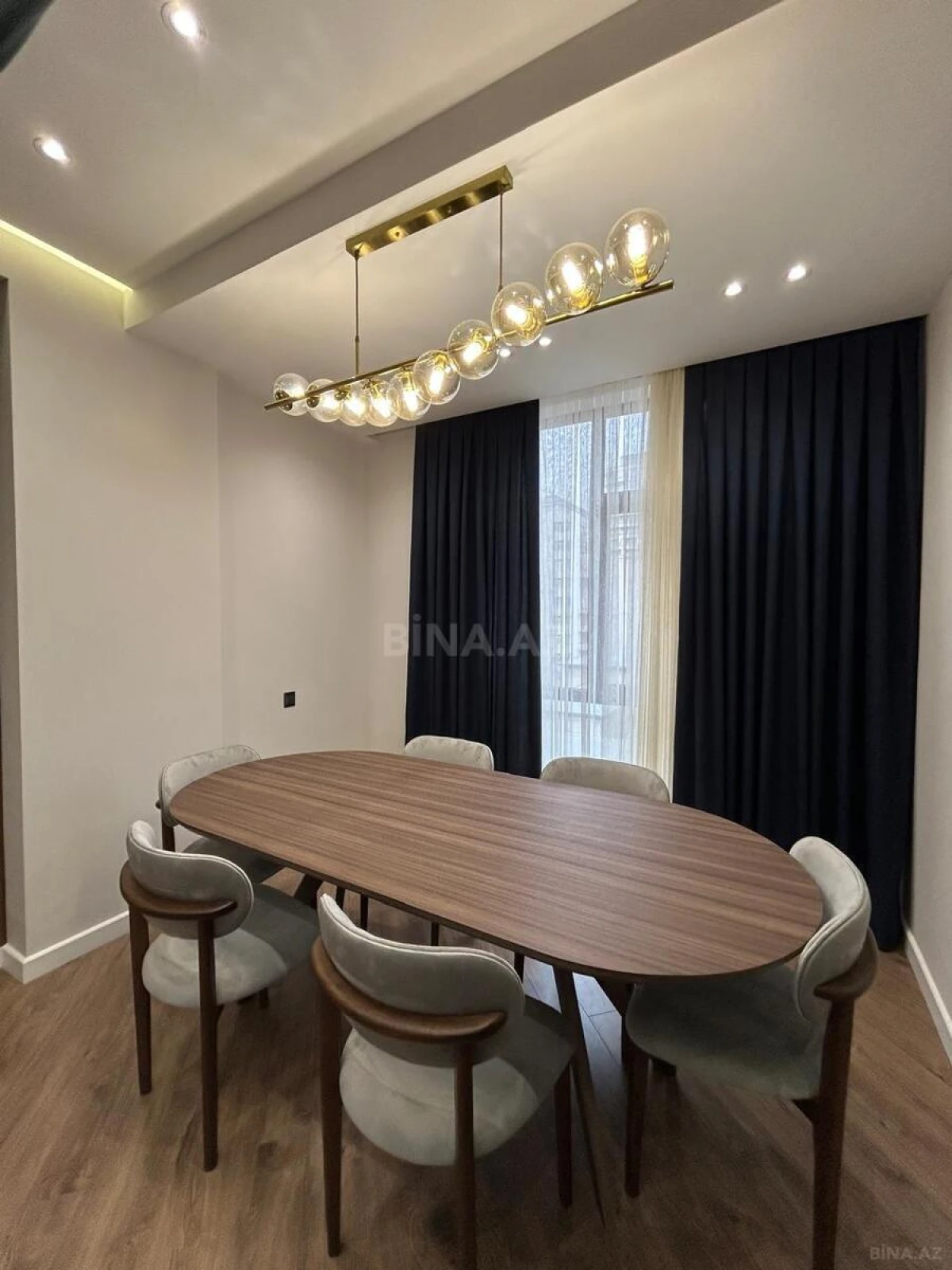 Satılır 3 otaqlı mənzil 119 m²