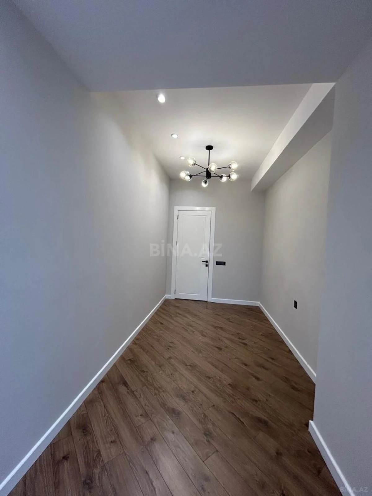 Satılır 3 otaqlı mənzil 119 m²