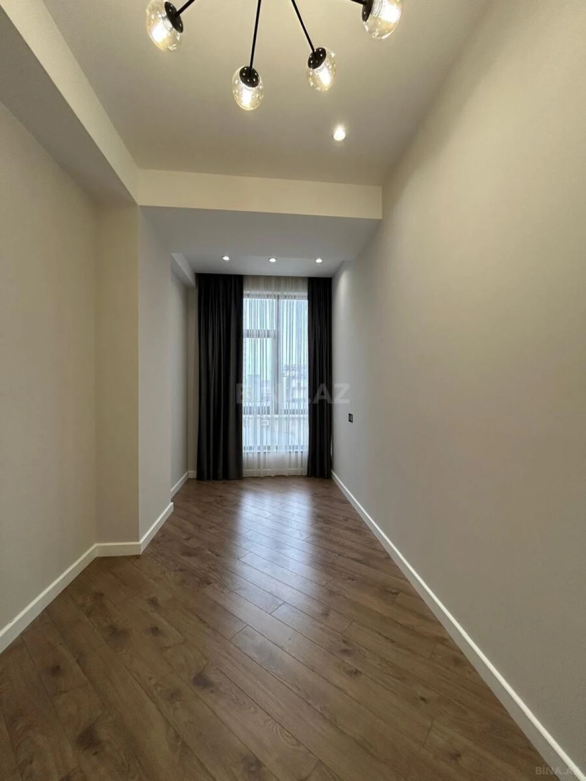 Satılır 3 otaqlı mənzil 119 m²