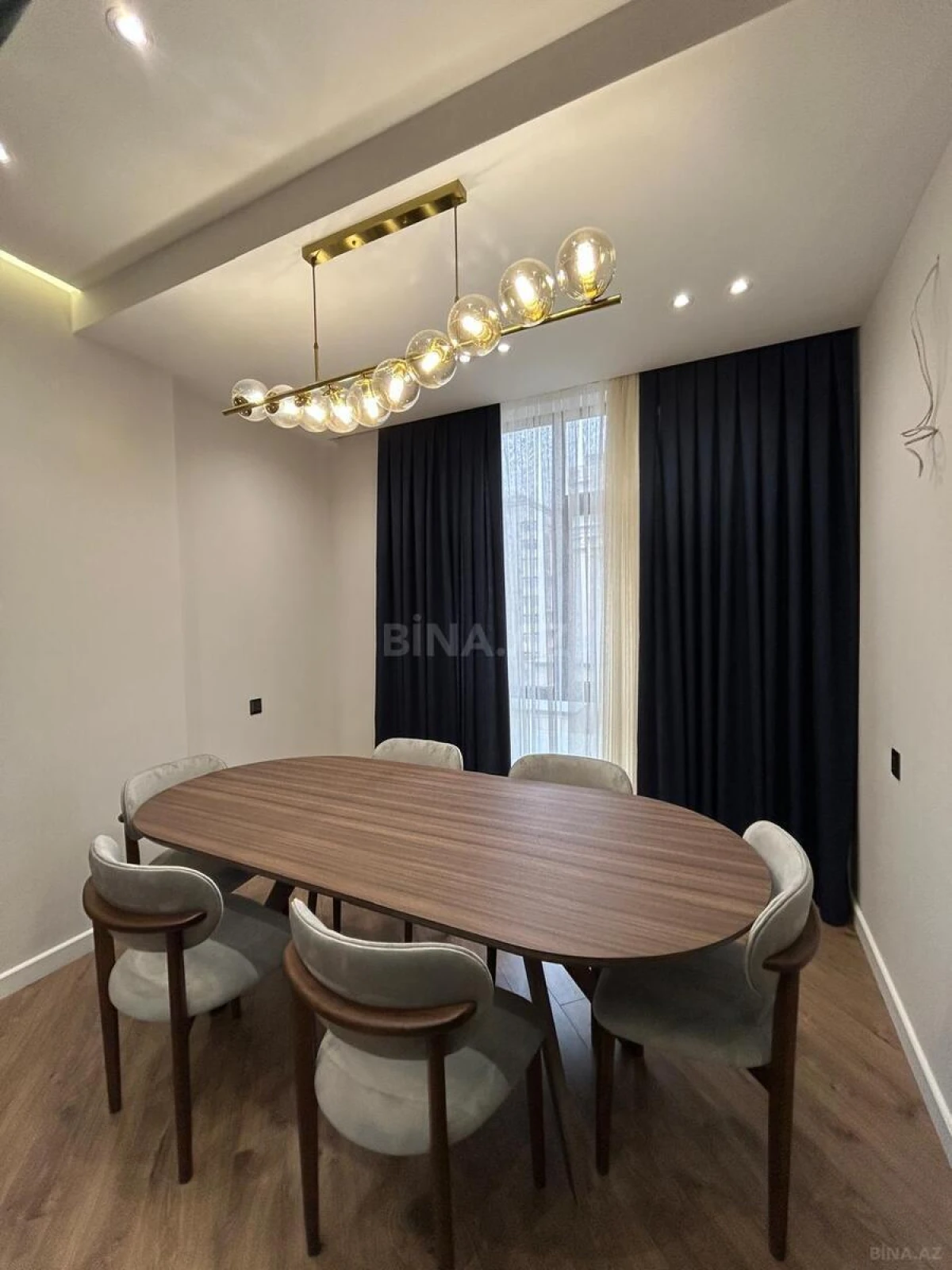 Satılır 3 otaqlı mənzil 119 m²