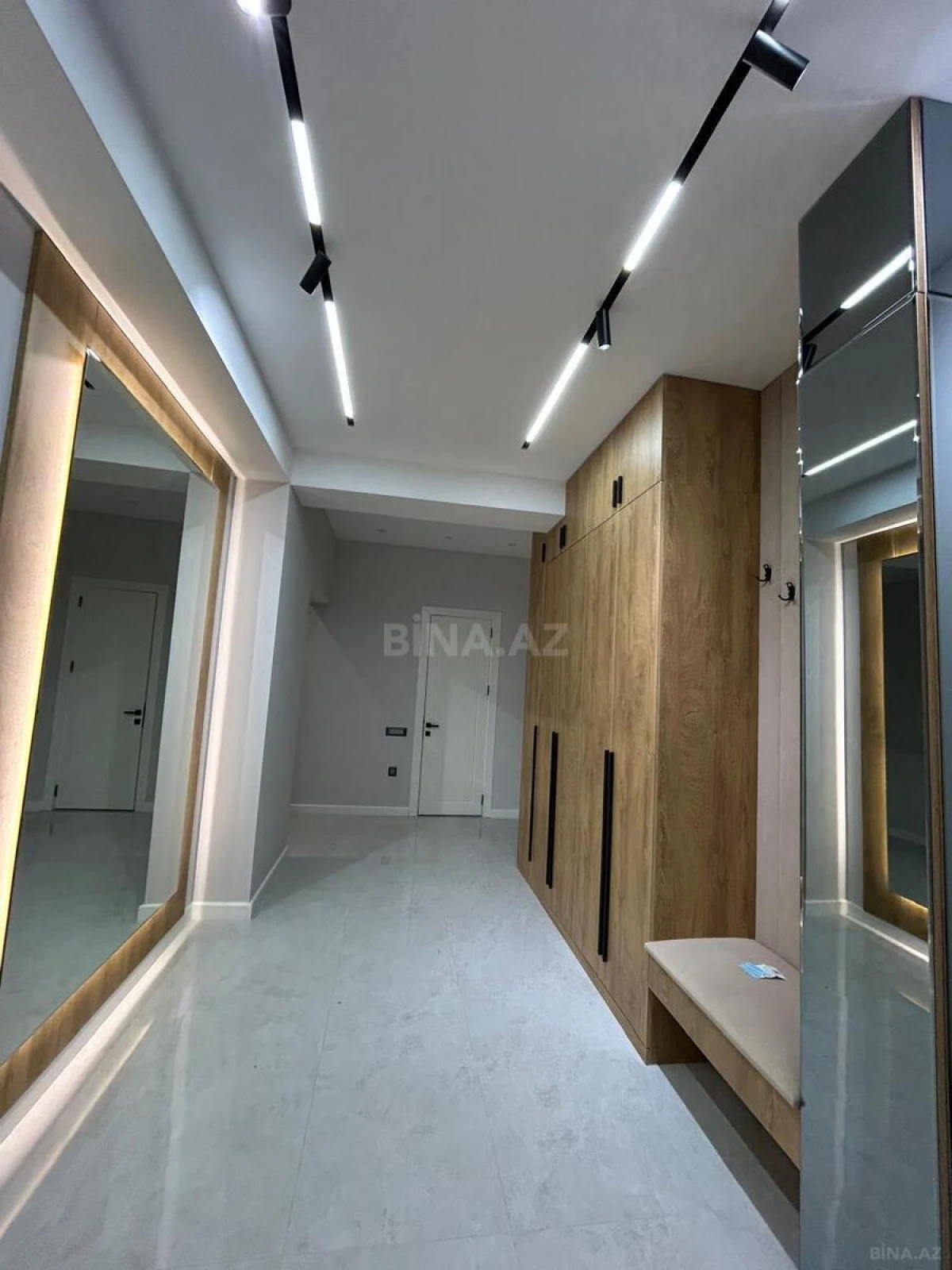 Satılır 3 otaqlı mənzil 119 m²