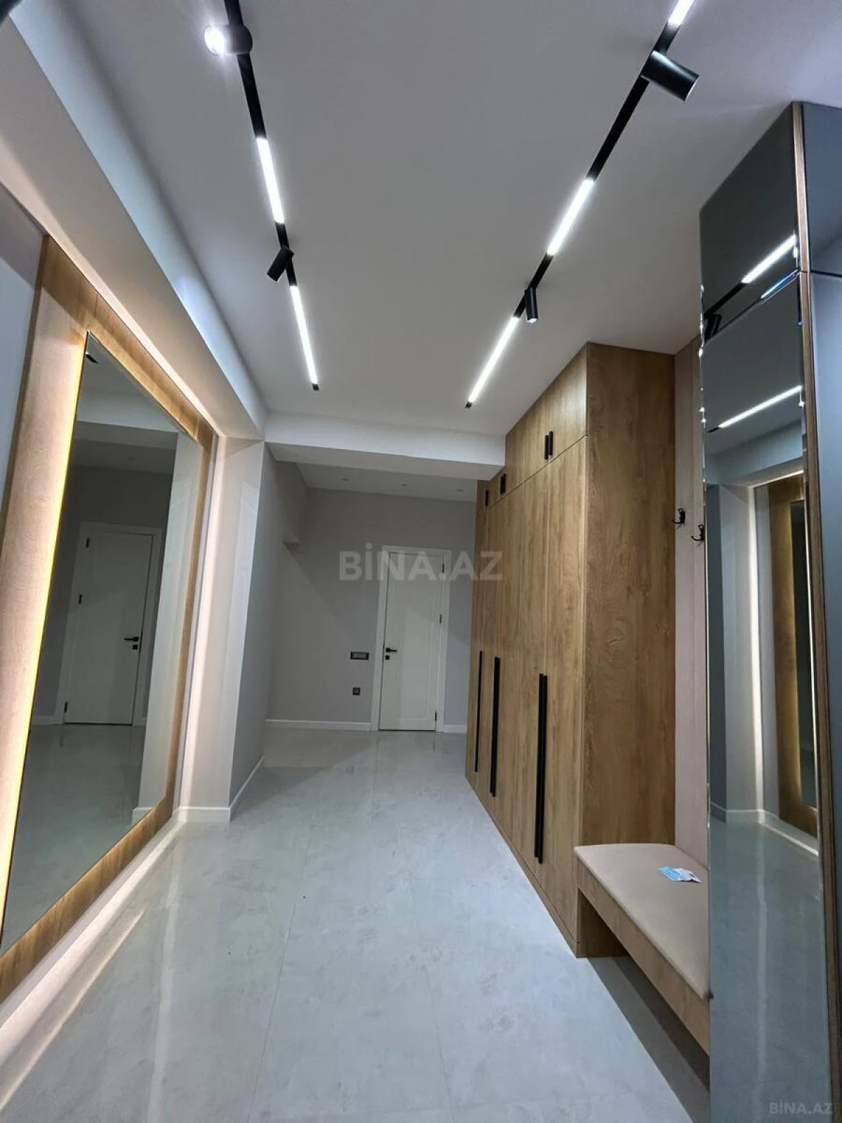 Satılır 3 otaqlı mənzil 119 m²