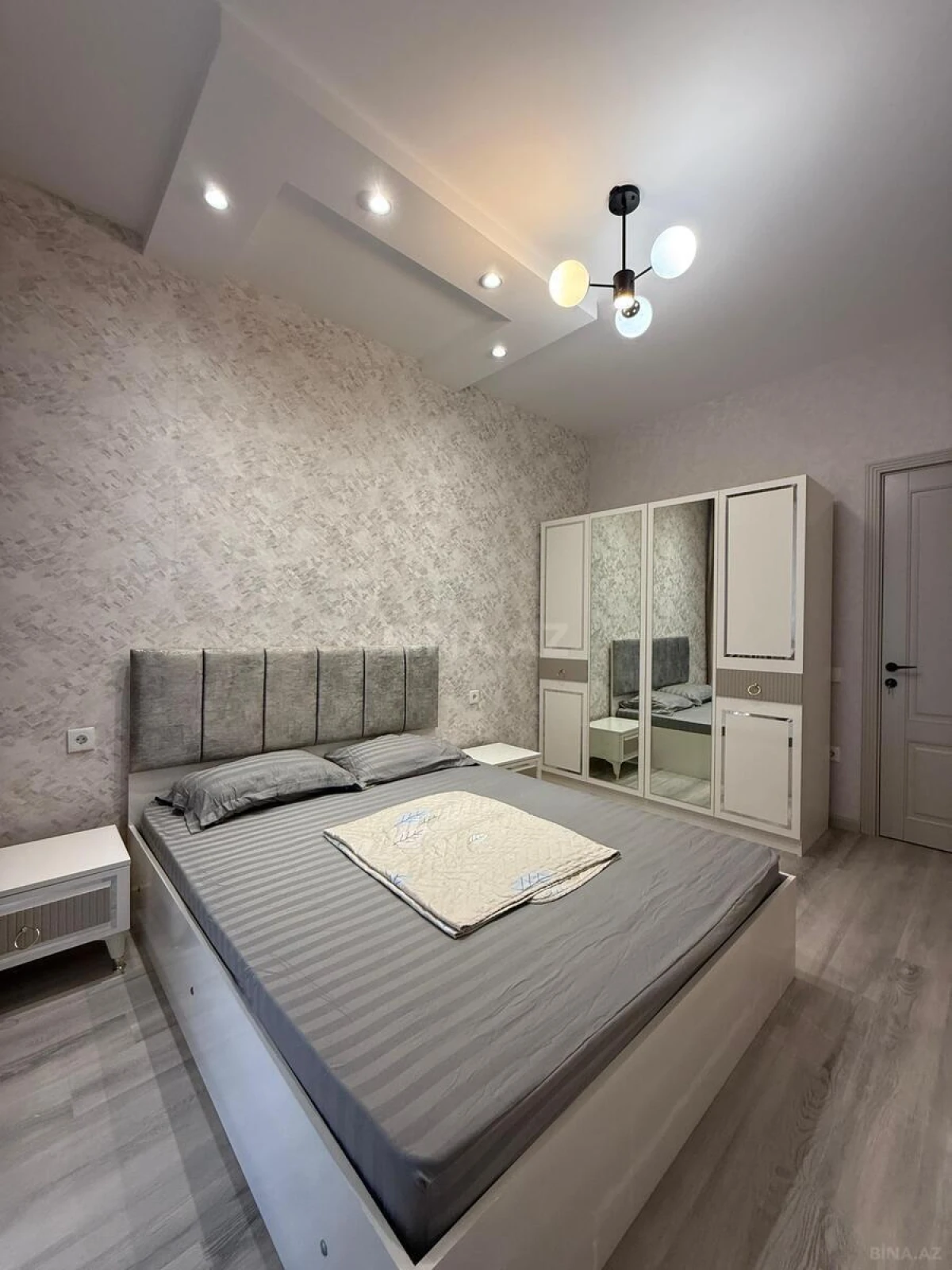 Kirayə verilir 2 otaqlı mənzil 70 m²