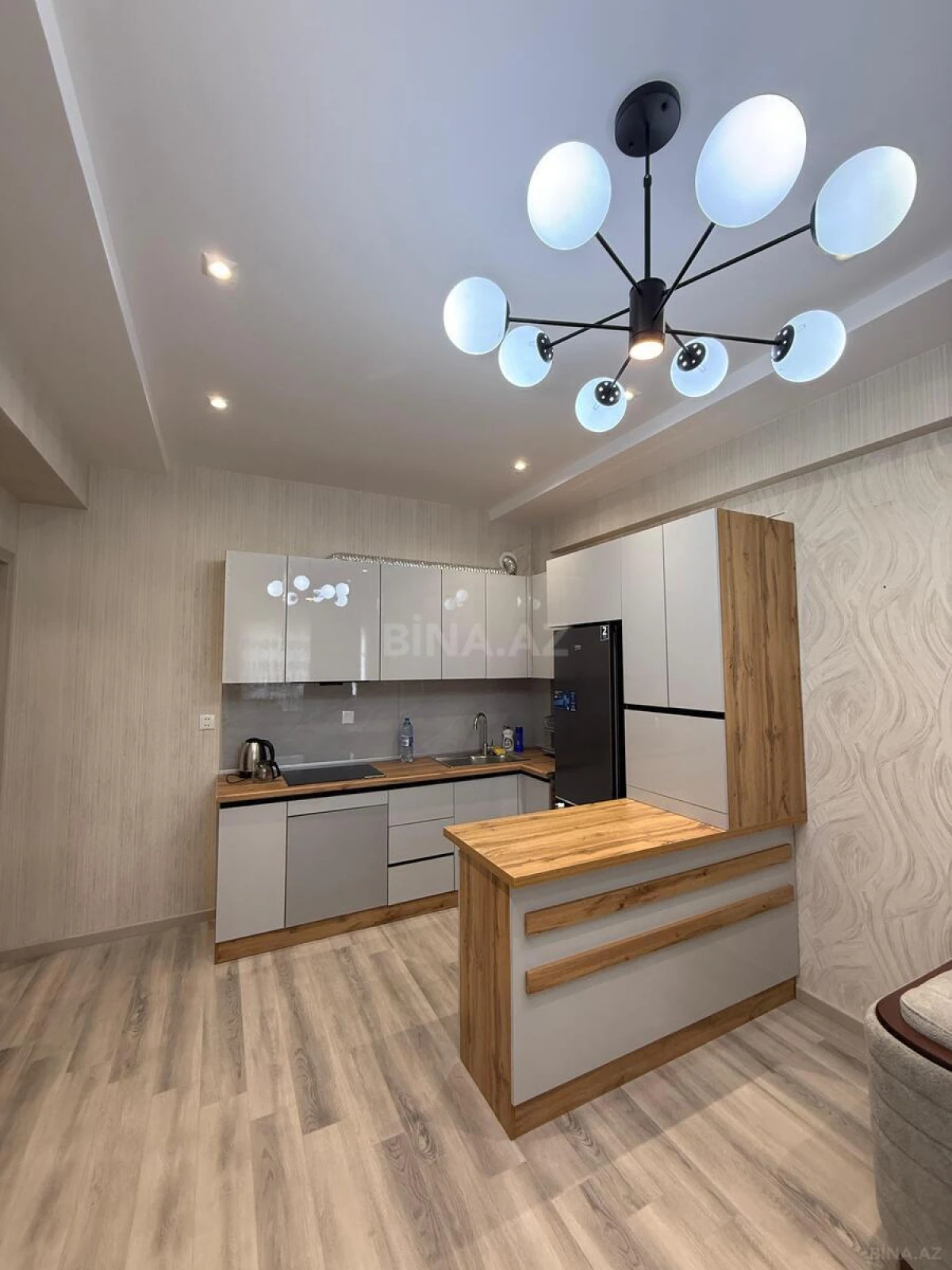 Kirayə verilir 2 otaqlı mənzil 70 m²