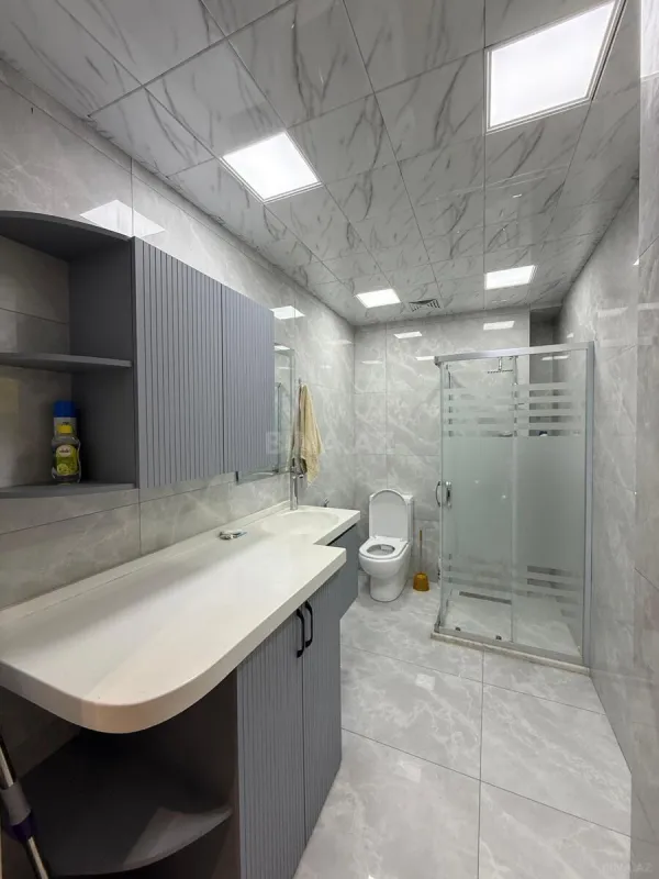 Kirayə verilir 2 otaqlı mənzil 70 m²