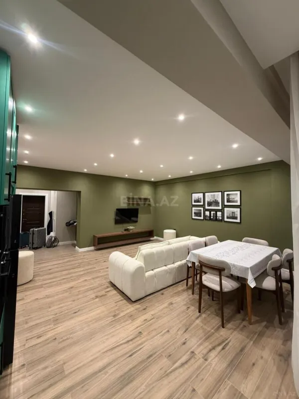 Kirayə verilir 2 otaqlı mənzil 100 m²