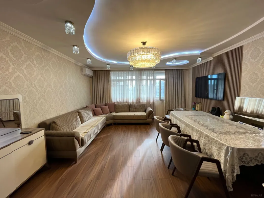 Satılır 4 otaqlı mənzil 145 m²