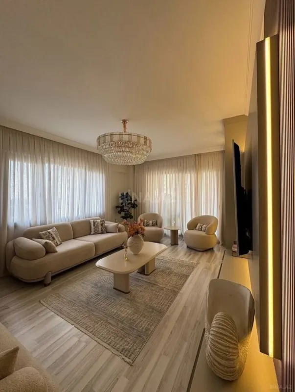 Kirayə verilir 3 otaqlı mənzil 130 m²