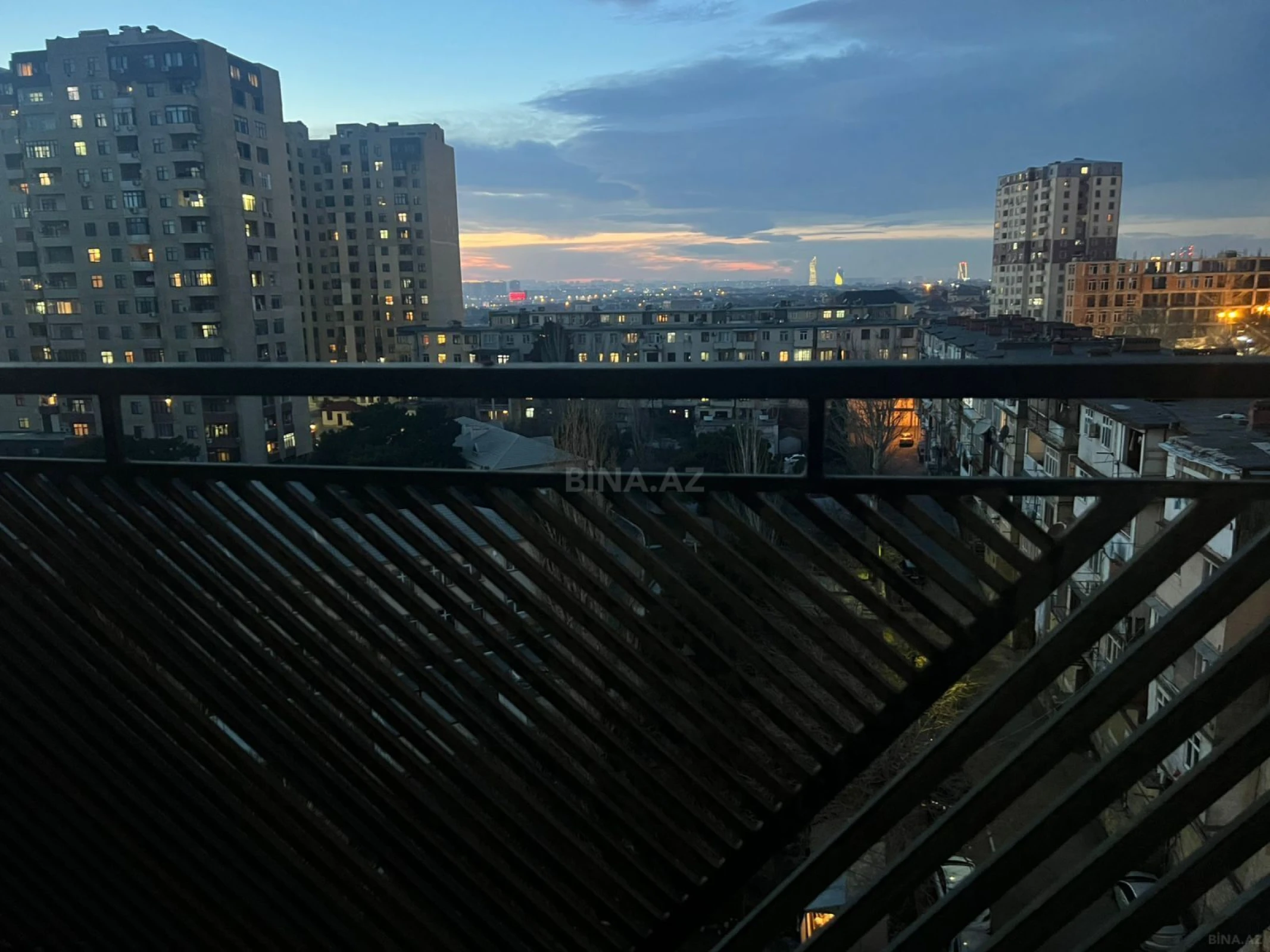 Satılır 2 otaqlı mənzil 65 m²