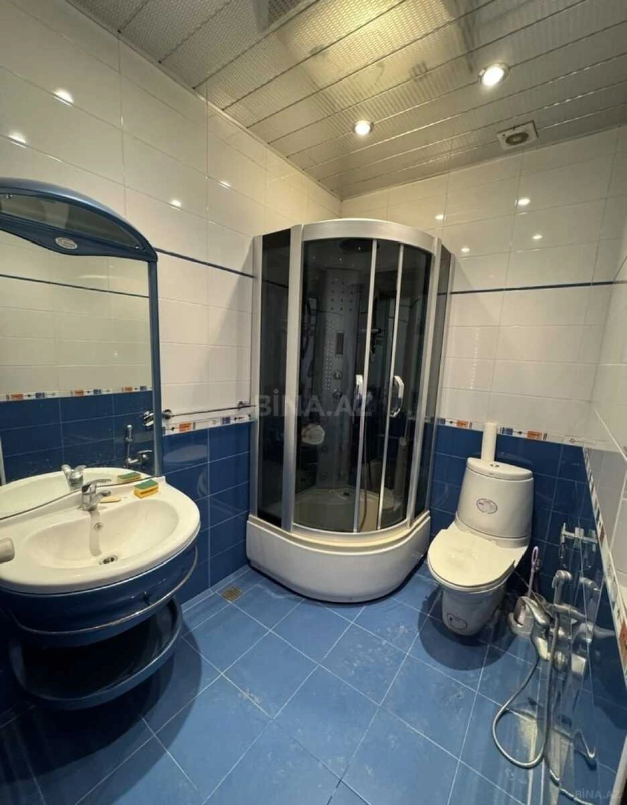 Satılır 4 otaqlı mənzil 216 m²