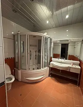 Satılır 4 otaqlı mənzil 216 m²