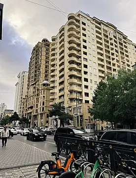Satılır 4 otaqlı mənzil 216 m² — Bakı, Nizami 4 otaq 216.00 m²