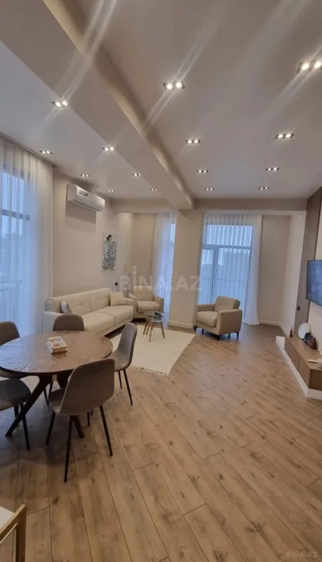Kirayə verilir 4 otaqlı mənzil 130 m²