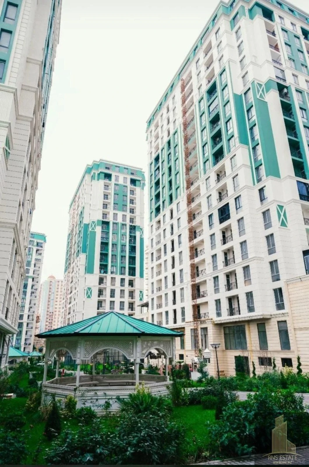 Satılır 2 otaqlı mənzil 92.5 m²