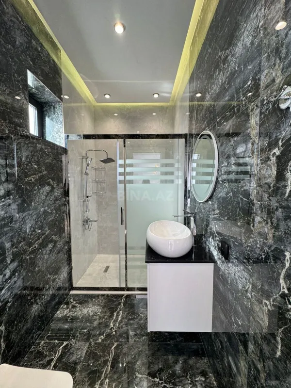 Satılır 4 otaqlı həyət evi 185 m²