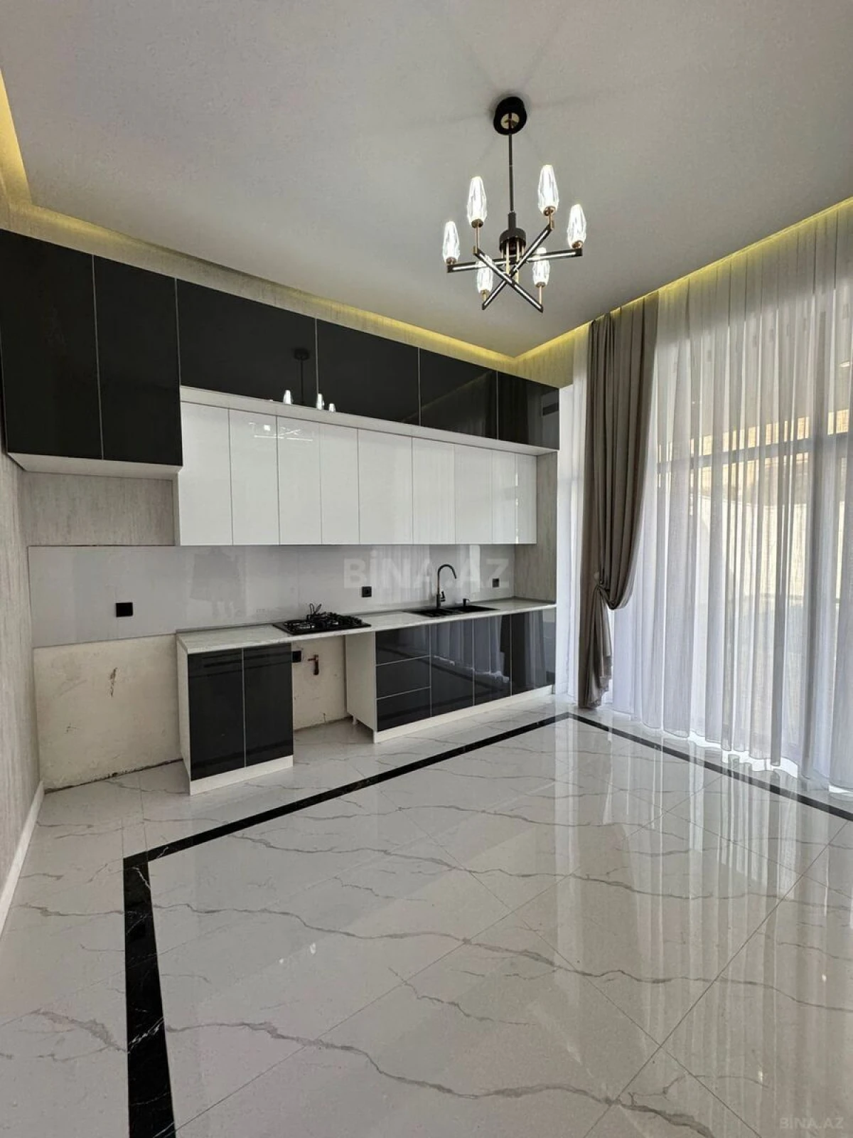 Satılır 4 otaqlı həyət evi 185 m²