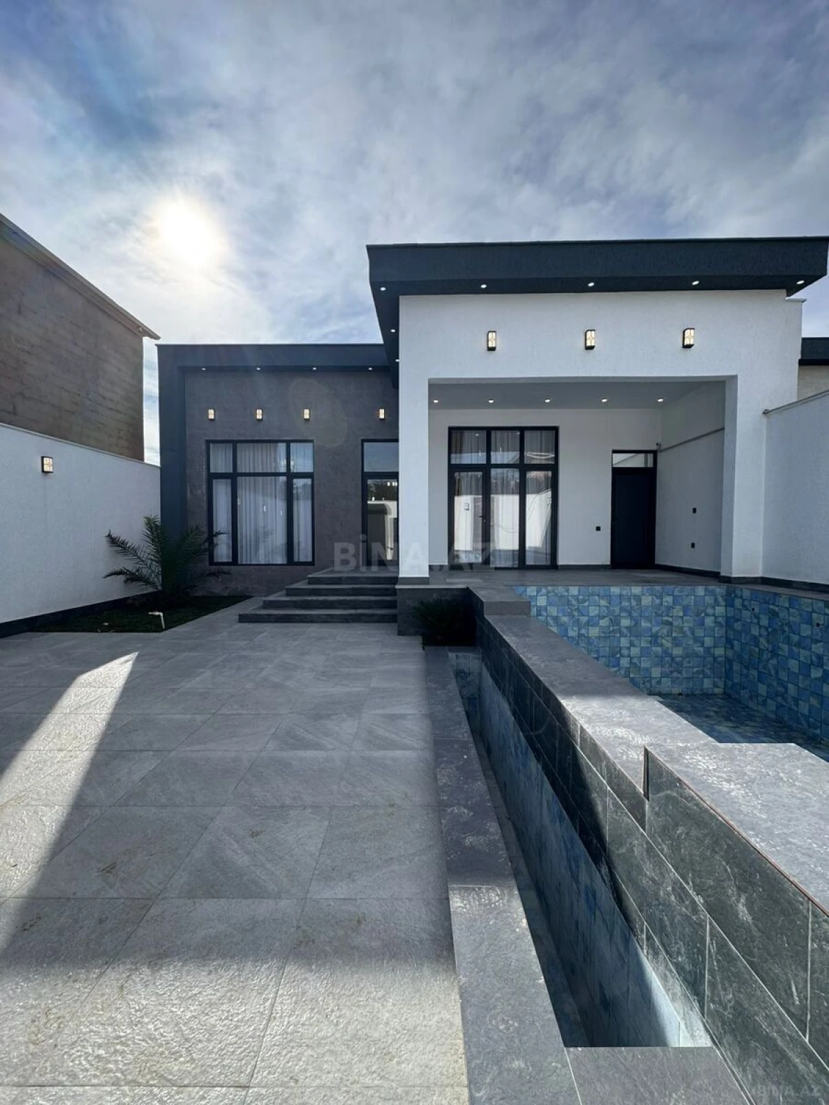 Satılır 4 otaqlı həyət evi 195 m²