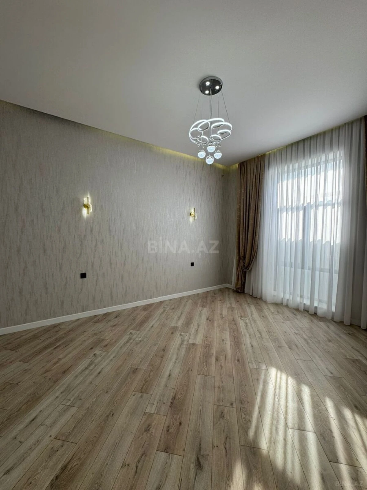 Satılır 4 otaqlı həyət evi 195 m²