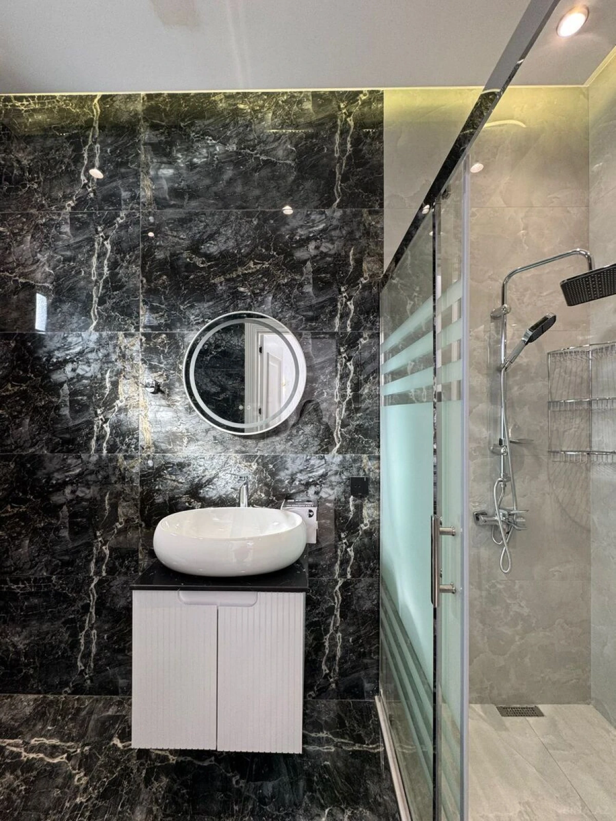 Satılır 4 otaqlı həyət evi 195 m²