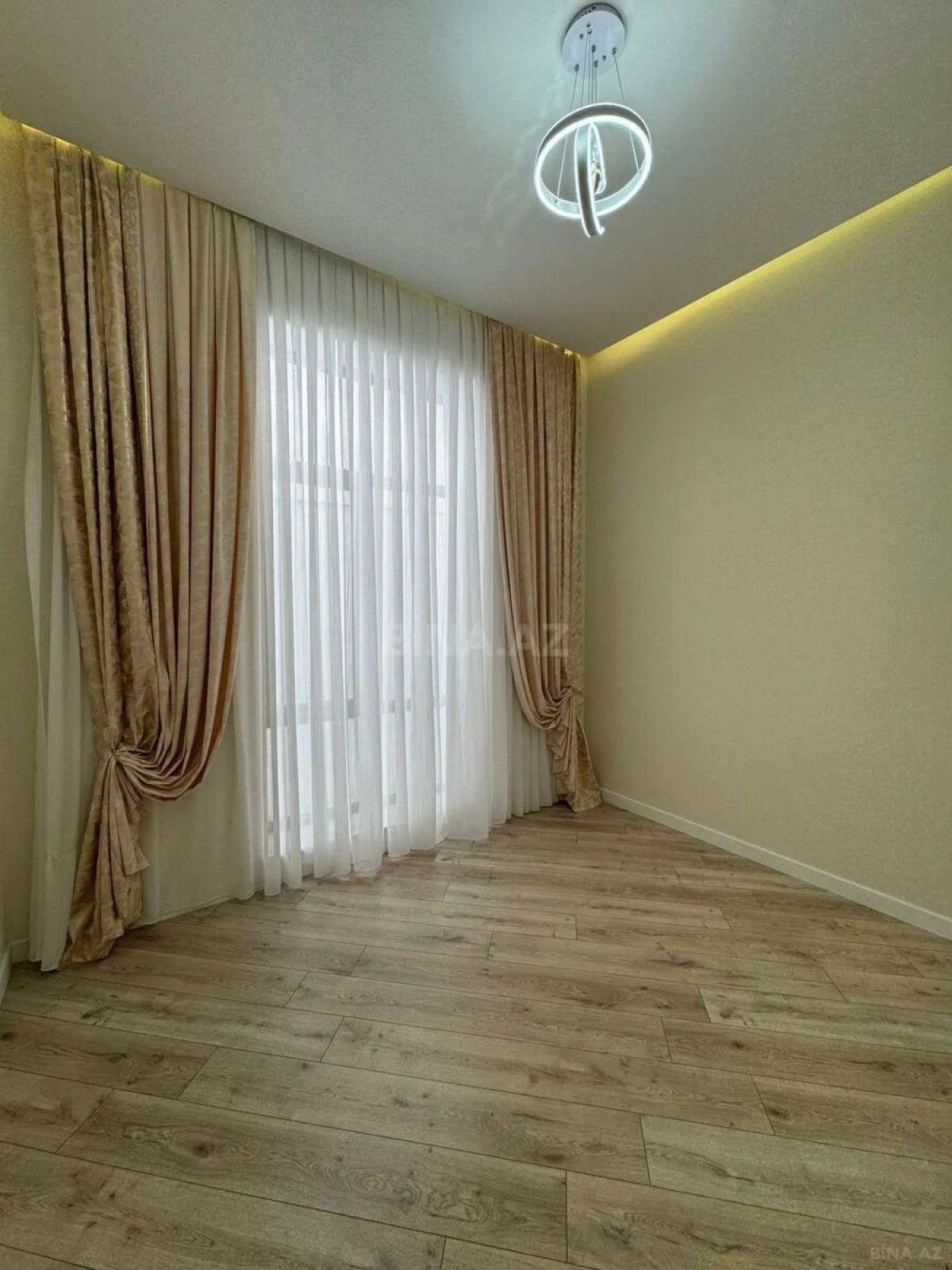 Satılır 4 otaqlı həyət evi 195 m²