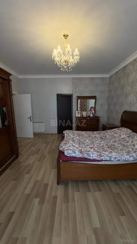 Satılır 4 otaqlı həyət evi 550 m²