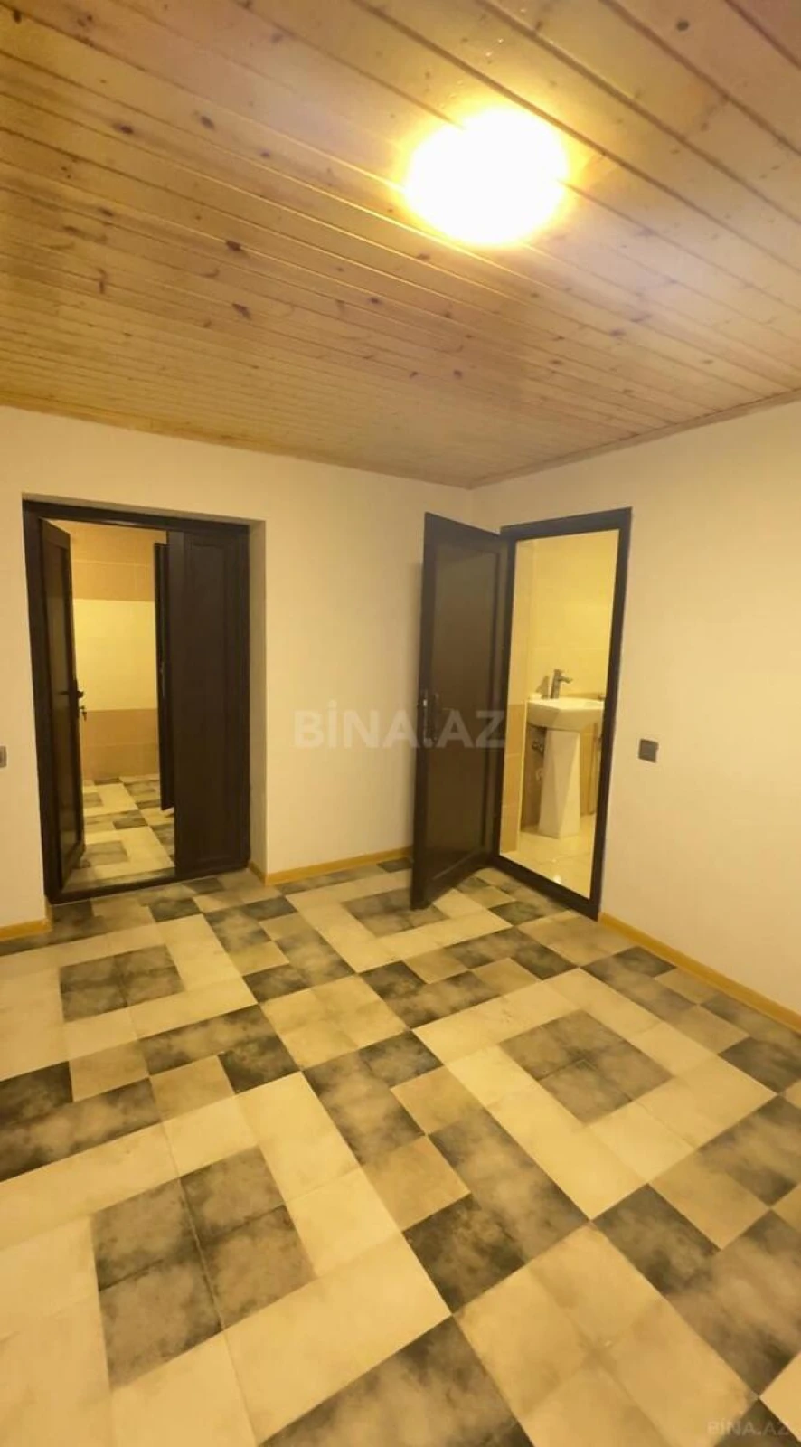 Satılır 4 otaqlı həyət evi 550 m²