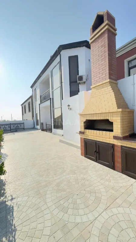 Satılır 4 otaqlı həyət evi 550 m²