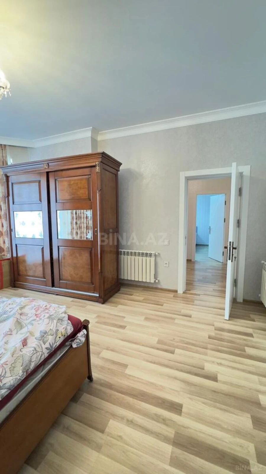 Satılır 4 otaqlı həyət evi 550 m²