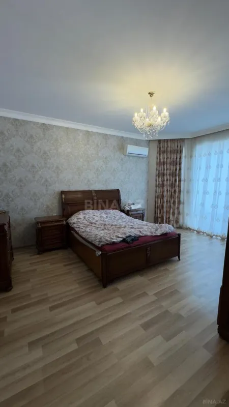 Satılır 4 otaqlı həyət evi 550 m²
