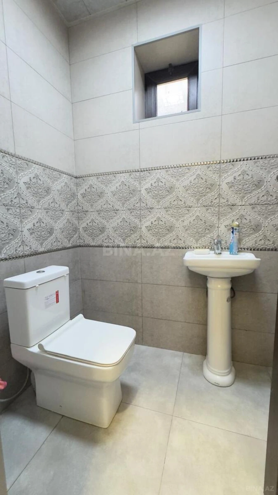 Satılır 4 otaqlı həyət evi 550 m²