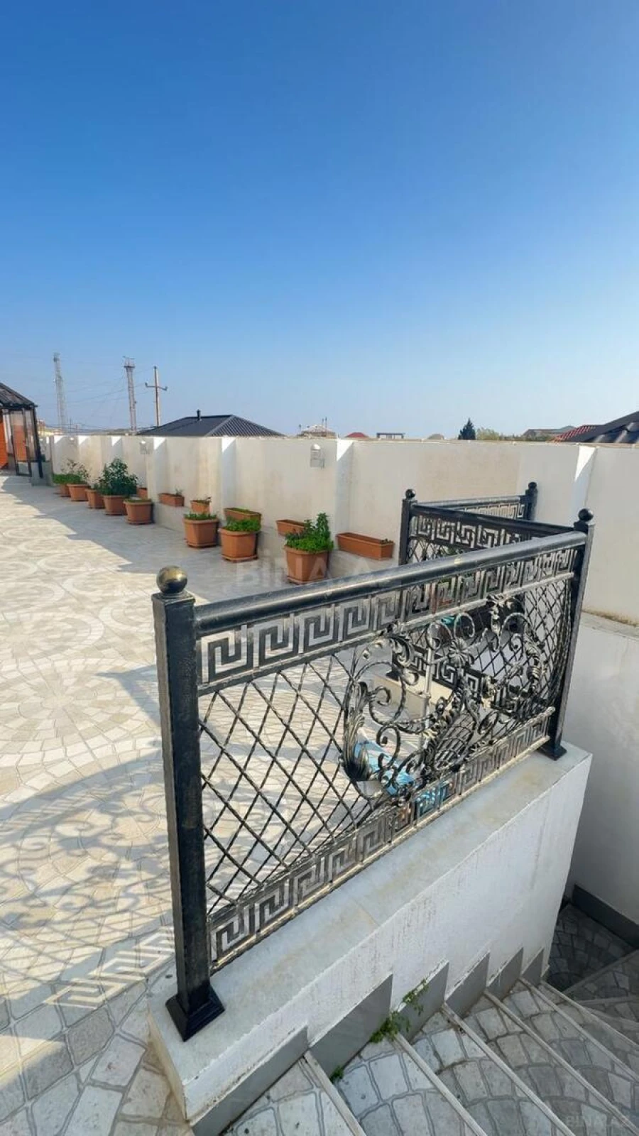Satılır 4 otaqlı həyət evi 550 m²