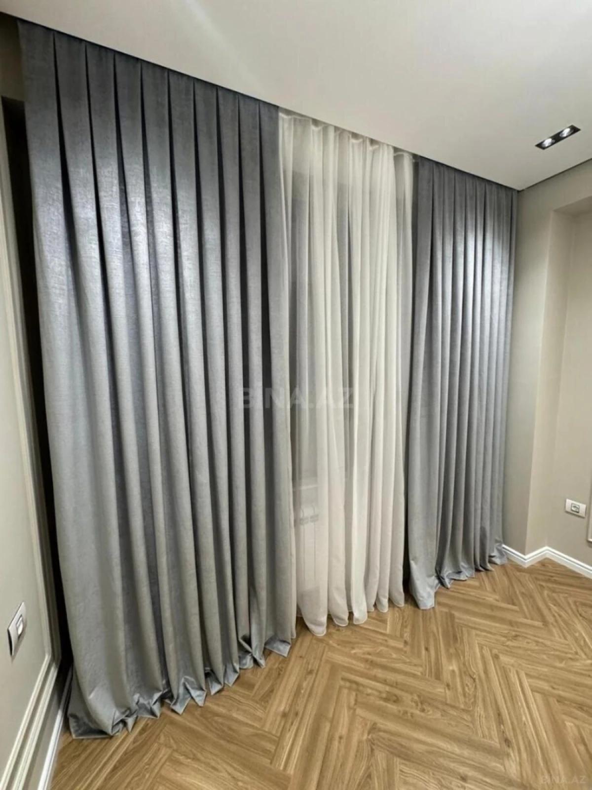 Satılır 2 otaqlı mənzil 80 m²