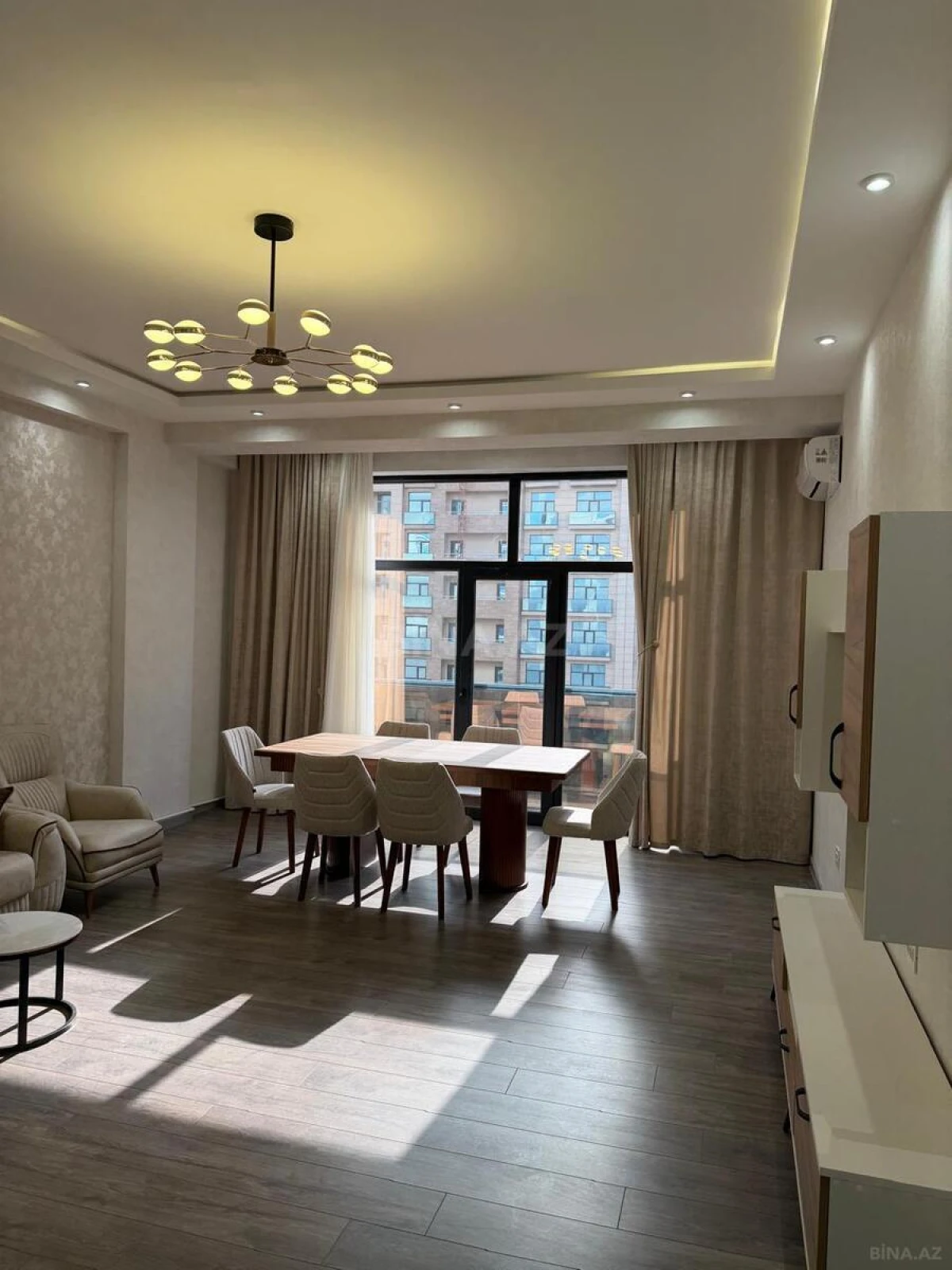Kirayə verilir 2 otaqlı mənzil 91 m²