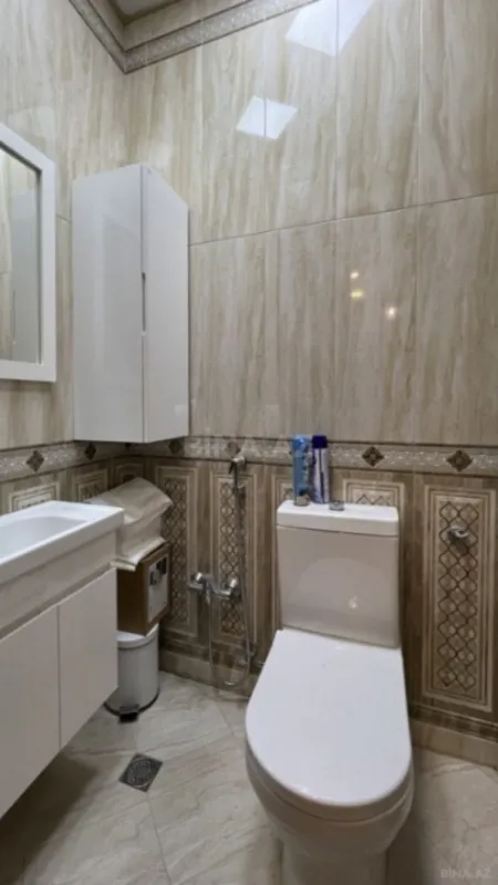 Satılır 4 otaqlı mənzil 160 m²