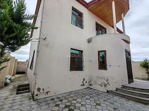 Satılır həyət evi 250 m²