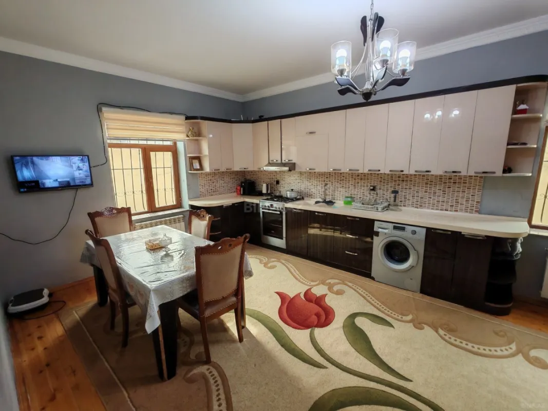 Satılır həyət evi 250 m²