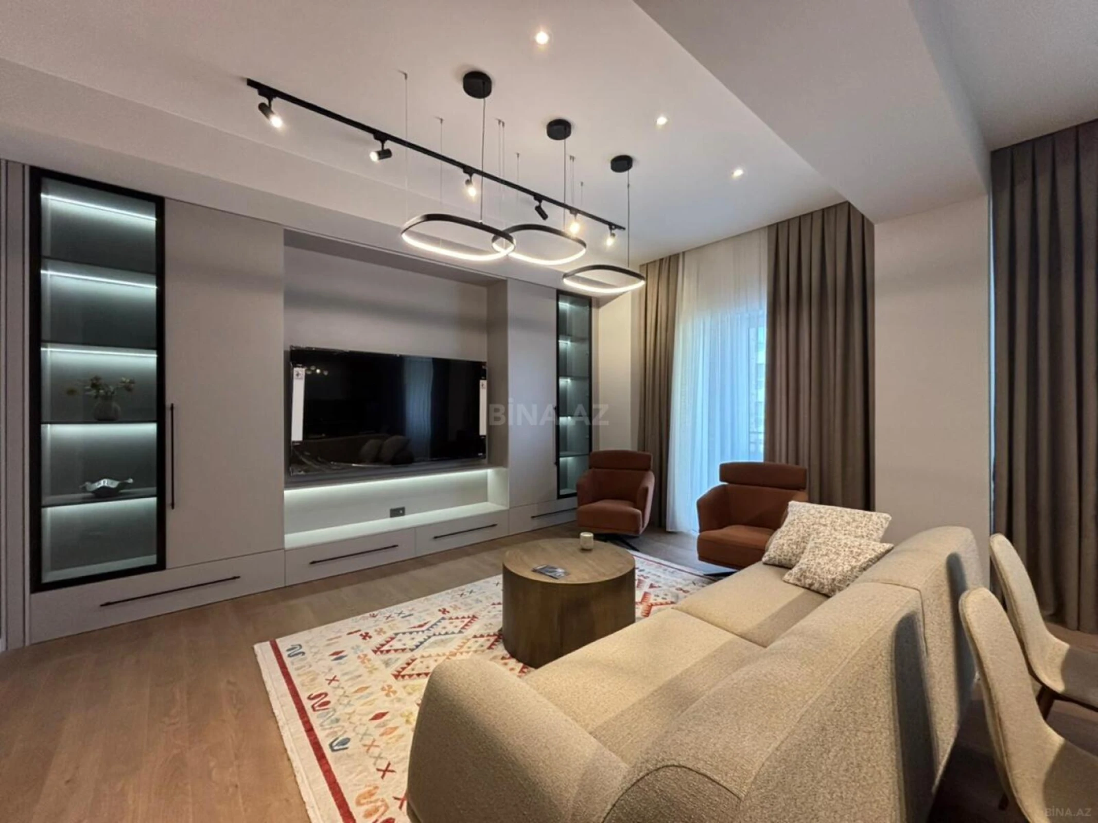 Kirayə verilir 3 otaqlı mənzil 120 m²